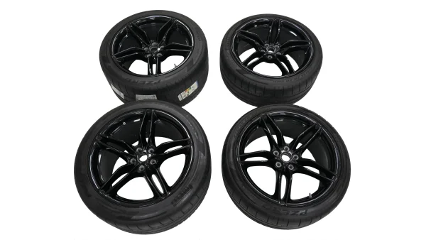 Ferrari 812 Tyres (Pirelli) + Rims Set Black OEM 324158 324159