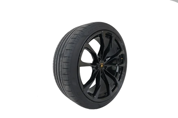 Lamborghini Urus Pirelli Tyres 23 Inch