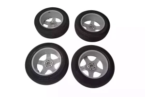 Land Rover Defender 20 Pirelli Tyres Defender Silver OEM L8B2-1007-JB for sale in Dubai