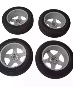 Land Rover Defender 20 Pirelli Tyres Defender Silver OEM L8B2-1007-JB for sale in Dubai
