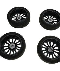 ROLLS ROYCE DAWN Original Tires with Rims and Bolts Silver for sale in Dubai