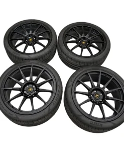 Lamborghini Urus Pirelli Tyres 23 Inch Black OEM 4ML601025DC - 4ML601025DD for sale in dubai