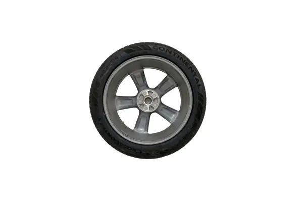 Land Rover Defender 22 inch Rims with Continental Tires Silver Gray OEM L8BM1007AD for sale in dubai5