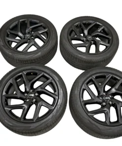 Range Rover Sport 22 inch Pirelli Tires Set Black OEM N9XM-1007-AA for sale in dubai
