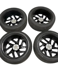 Range Rover Sport 22 inch Pirelli Tires Set Black OEM N9XM-1007-AA for sale in dubai1