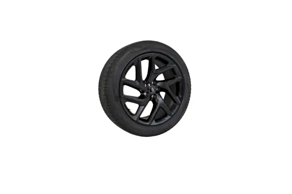 Range Rover Sport 22 inch Pirelli Tires Set Black OEM N9XM-1007-AA for sale in dubai3