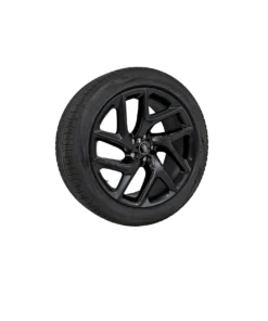 Range Rover Sport 22 inch Pirelli Tires Set Black OEM N9XM-1007-AA for sale in dubai3