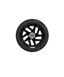 Range Rover Sport 22 inch Pirelli Tires Set Black OEM N9XM-1007-AA for sale in dubai5