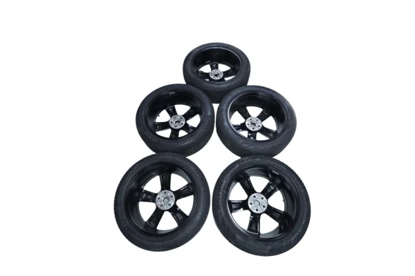Land Rover Defender 22 inch Wheel Rims Black with Continental Tyres OEM L8BM-1007-CA