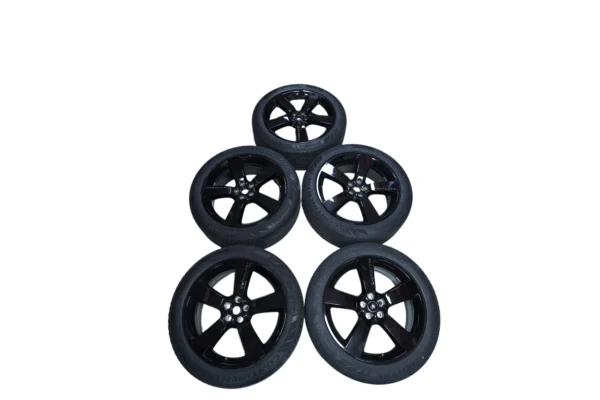 Land Rover Defender 22 inch Wheel Rims Black with Continental Tyres OEM L8BM-1007-CA