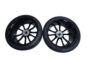 Lamborghini Urus 23 Front Rims Green Stripes with Sensors OEM 4ML601025 BA AS for sale in dubai 04