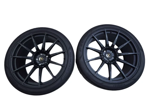 Lamborghini Urus 23 Wheels Rims with Pirelli Tyres Black OEM 4ML601025DC 4ML601025DD for sale in dubai 01