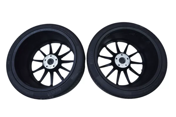 Lamborghini Urus 23 Wheels Rims with Pirelli Tyres Black OEM 4ML601025DC 4ML601025DD for sale in dubai 02