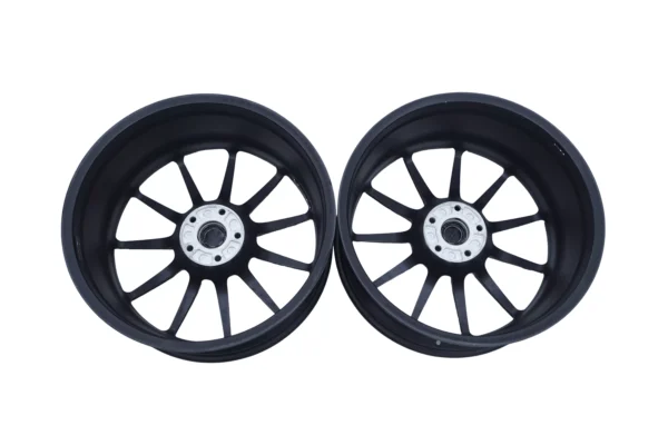 Lamborghini Urus 23 Wheels Rims with Pirelli Tyres Black OEM 4ML601025DC 4ML601025DD for sale in dubai 04