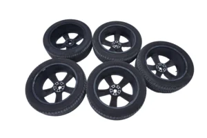 Land Rover Defender Pirelli Tyres Set Black & Orange OEM L8B2-1007-HA for sale in dubai 01