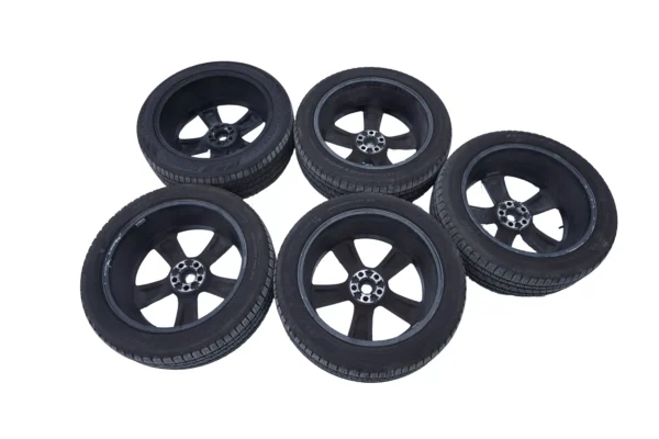 Land Rover Defender Pirelli Tyres Set Black & Orange OEM L8B2-1007-HA for sale in dubai 01