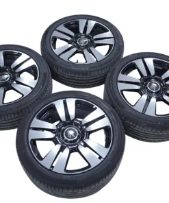 Rolls Royce Cullinan Original Tyres Set with Rims Chrome and Black Set 2025 OEM 6884710 for sale in dubai 01