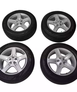 Land Rover Defender 20 Pirelli Tyres Defender Silver OEM L8B2-1007-JB for sale in Dubai