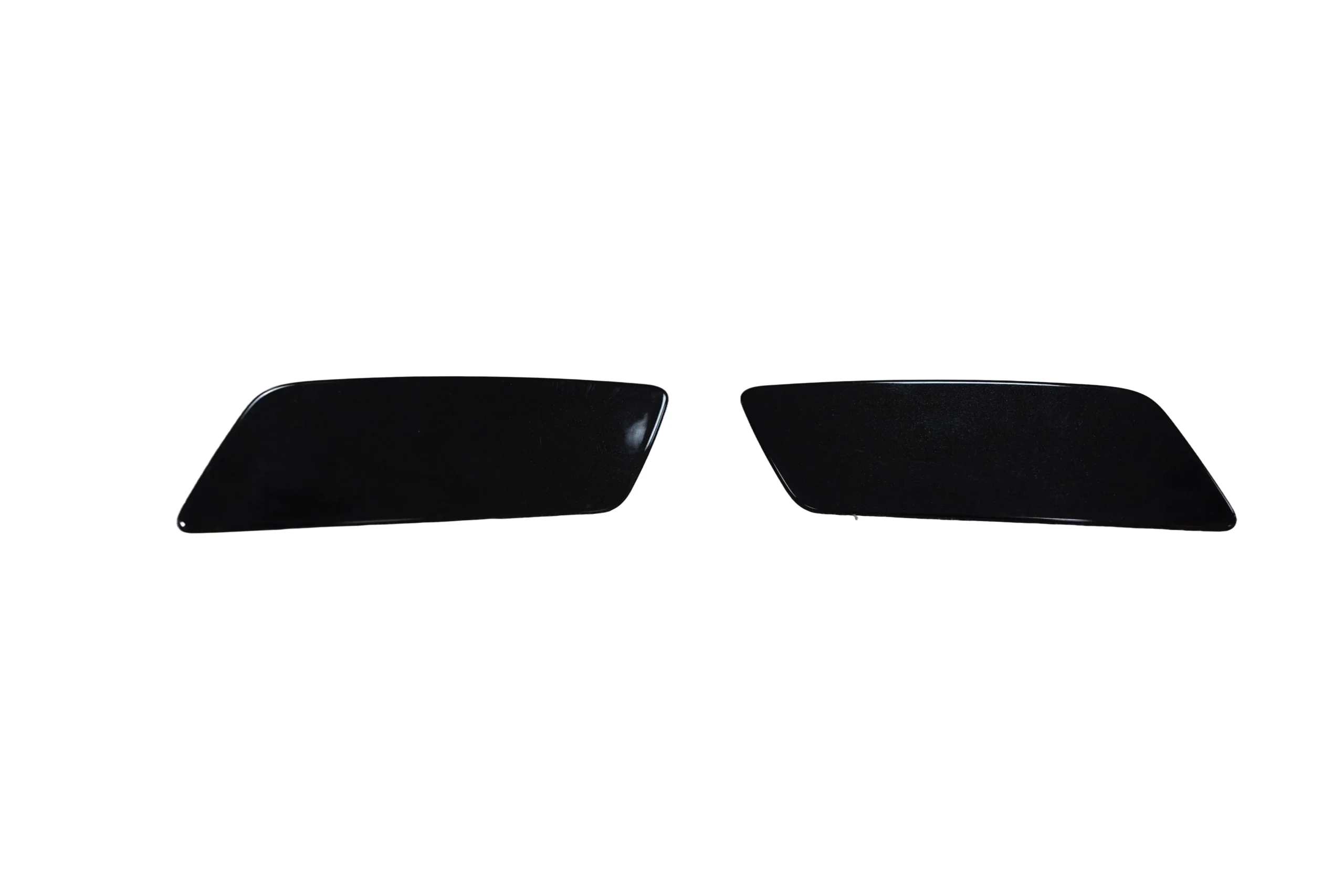 Land Rover Range Rover Vogue Front Bumper Water Flash Covers (LH & RH) – Black – OEM M8E213L018A M8E213L019A for sale in dubai UAe
