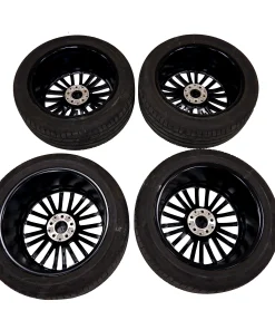 Mercedes S-Class Hankook Wheels Silver OEM A2234013400 for sale in Dubai (2)