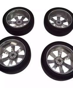 ROLLS ROYCE CULLINAN 21 Factory Wheels Silver For sale in Dubai 01