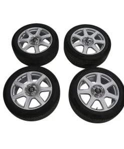 ROLLS ROYCE CULLINAN Original Tires with Wheels RIMS and Bolts Silver OEM 68781607 68781608