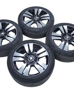 Rolls Royce Cullinan 2025 Original Tires with Rims Set Chrome & Black OEM 6884710 for sale in Dubai (1)